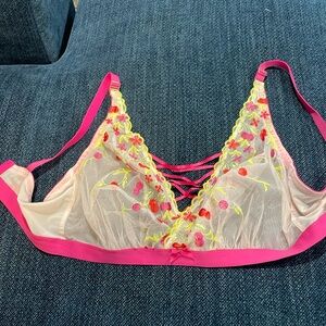 Lace bra size 40 DDD